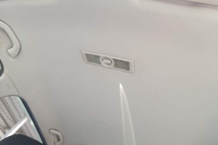 Used Volkswagen Gran Lavida 2013 1.6L Manual Fashion Model