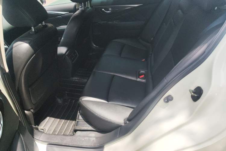 Used Infiniti Q50L 2016 2.0T Comfort Edition
