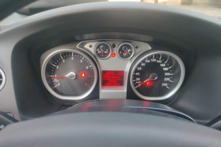 Used Ford Focus 2013 Hatchback Classic 1.8L Automatic Base Model
