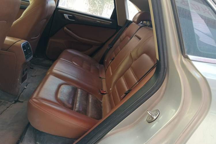 Used Zotye SR9 2017 2.0T Manual "Ultimate Light" Edition Left Rear Seat