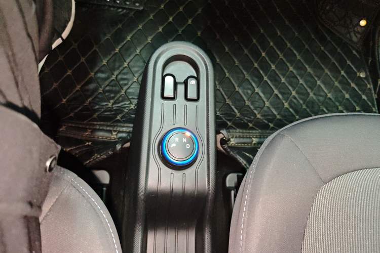 Used Wuling Hongguang MINIEV 2022 Zizai Version Lithium Iron Phosphate Gear Lever