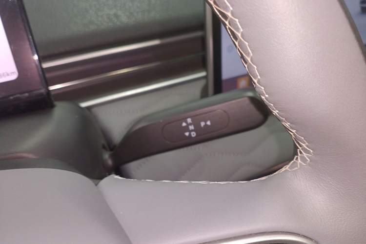 Used Dongfeng NAMMI 01 2024 430 Plus Smart+ Gear Lever