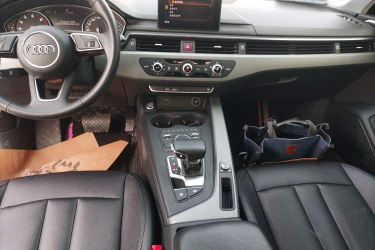 Used Audi A4L 2018 30th Anniversary Edition 30 TFSI Ambition Model Gear Lever