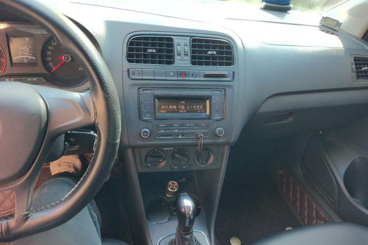 Used Volkswagen Polo 2018 1.5L Automatic Advanced Driving Model Audio And AC Panel