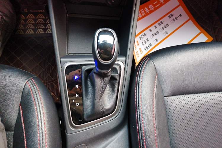 Used Hyundai Verna (new generation) 2020 1.4L CVT GLS Cool Edition Gear Lever
