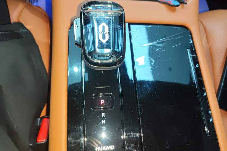 Used Hima AITO M7 2024 1.5T Intelligent Drive Rear-Drive Ultra Version 5 Seats Gear Lever