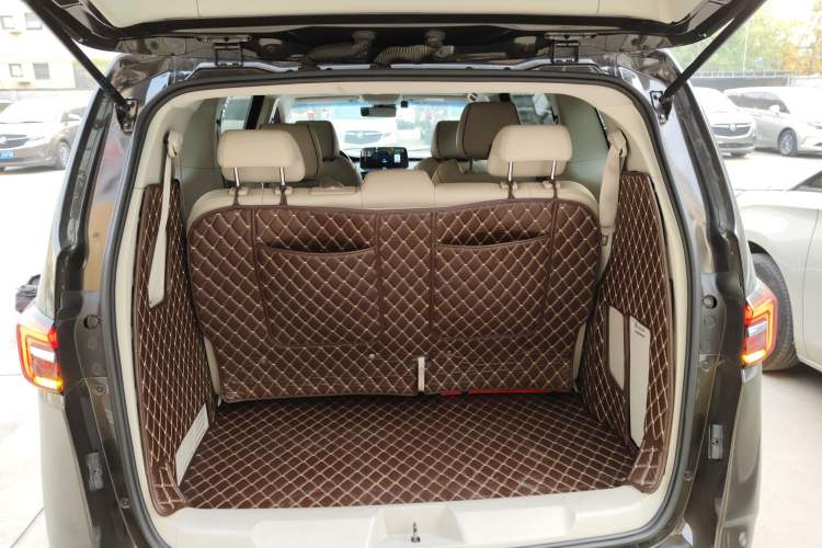 Used Buick GL8 2021 Land Cruiser Executive Class 652T Smart Luxury Model
