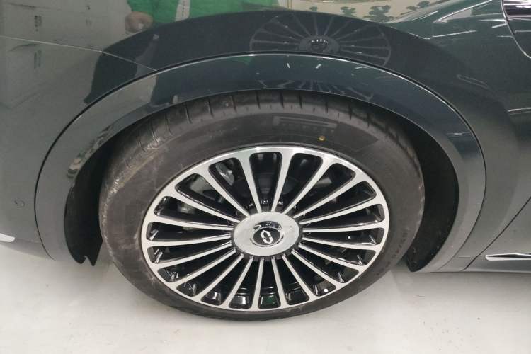 Used Hima AITO M8 2025 Extended-Range Ultra Version 53.4 kWh 6-Seater Edition