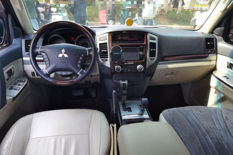 Used Mitsubishi Pajero 
