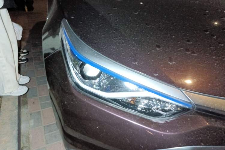 Used Toyota Levin 2017 Revised Dual-Engine 1.8H GS E-CVT Elite Sunroof Version China V Standard Right Front Headlight