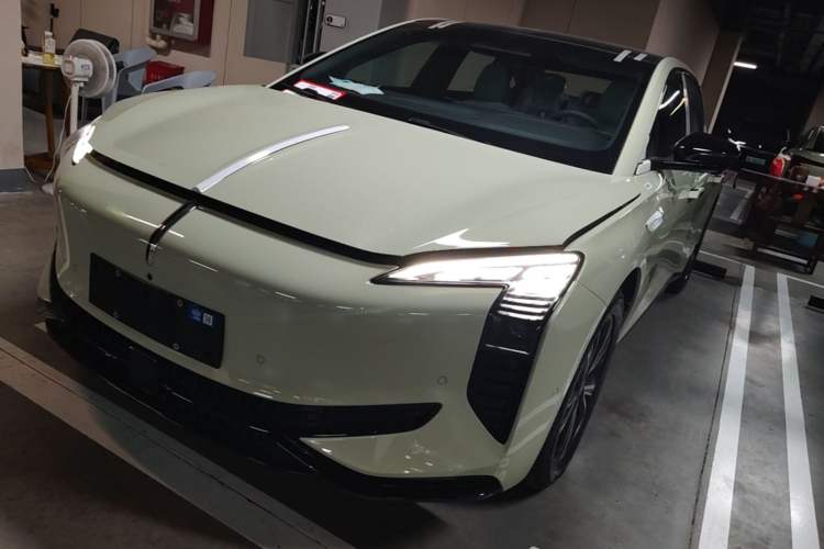 Used Hongqi EH7 2025 690 Smart Selection Edition