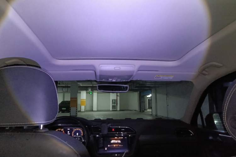 Used Volkswagen Tiguan L 2021 330TSI Automatic Two-Wheel Drive R-Line Enhanced Edition Headliner