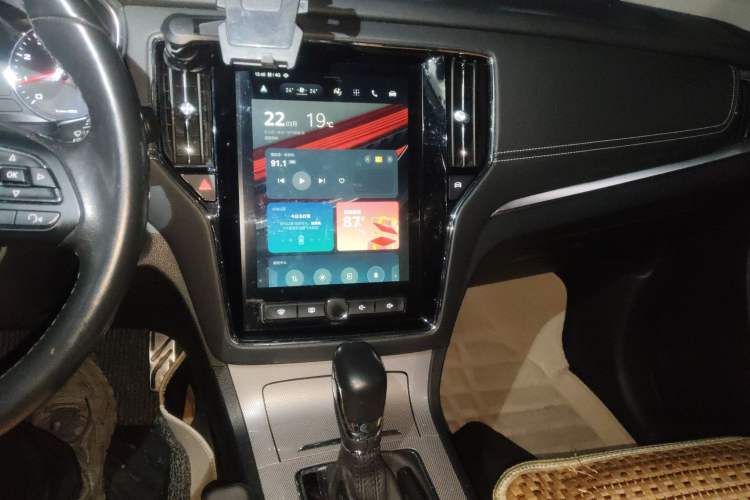 Used Roewe RX5 2016 20T Two-Wheel Drive Automatic Internet Smart Edition