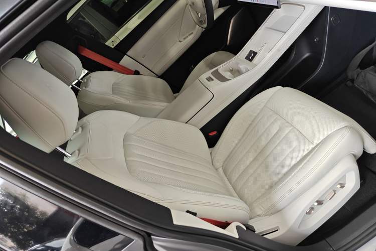 Used ONVO L60 2024 60 kWh Rear-Drive Version Right Front Seat