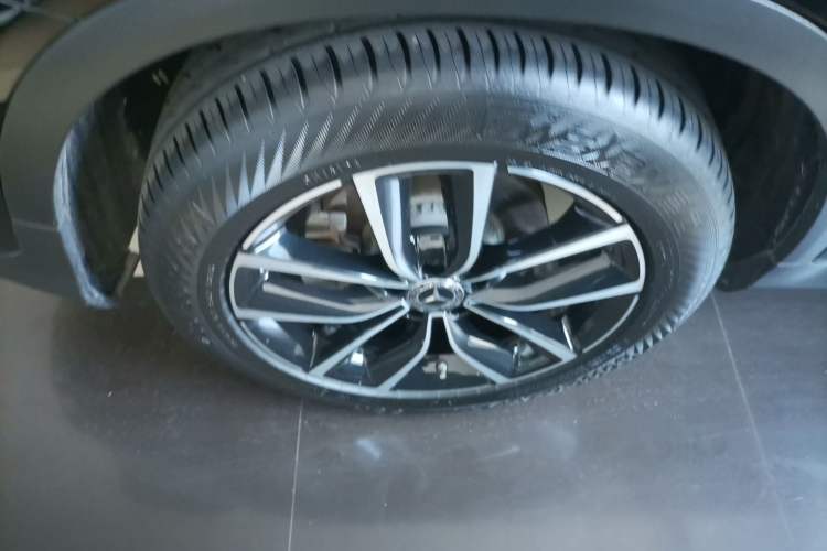 Used Mercedes-Benz GLC 2020 GLC 260 L 4MATIC Luxury Model Right Rear Wheel Hub