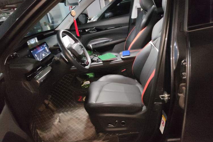 Used CHANGAN OSHAN Z6 2022 Blue Whale 1.5T DCT Smart Navigation Model
