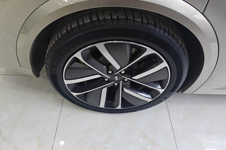 Used Li Auto L9 2024 Ultra Model Exterior 8