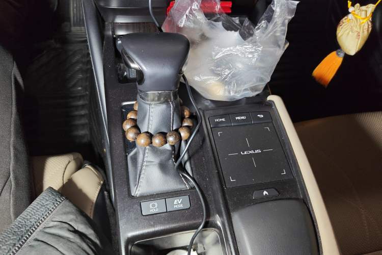 Used Lexus ES 2018 300h Premium Edition China V Standard
