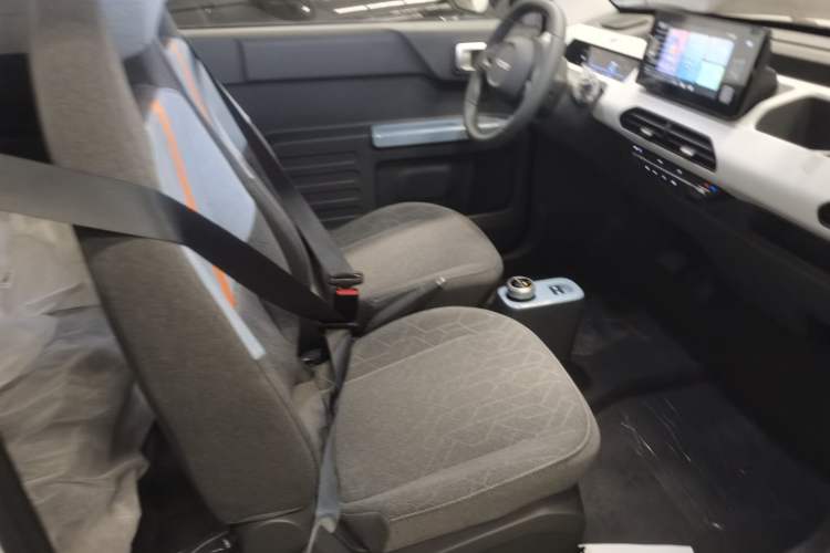 Used Geely Galaxy Panda 2024 Panda Mini 200km Endurance Bear
