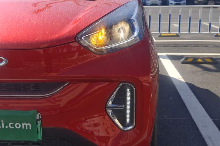 Used Chery QQ Little Ant 2022 Sweet Pink Edition Half-Sugar Version Lithium Iron Phosphate 29.2 kWh 30 kW 301 km Left Front Headlight