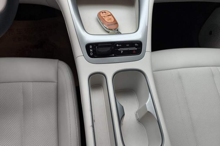 Used Geely Galaxy Geome 2025 UP 410km Exploration Edition Gear Lever