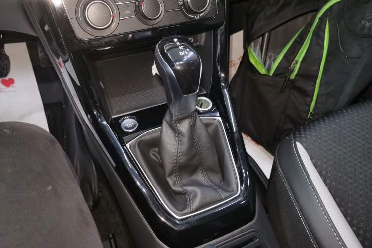 Used Volkswagen Tacqua 2021 1.5L Automatic Yue Zhi Lian Edition Gear Lever