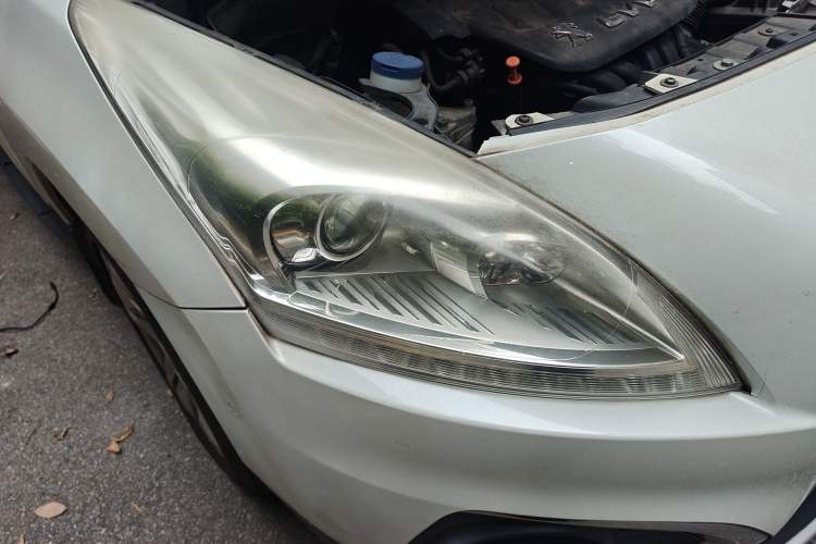 Used Peugeot 3008 2013 2.0L Automatic Trend Edition Right Front Headlight