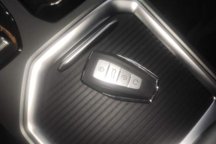 Used Geely Auto Haoyue L 2024 2.0T DCT Prestige Version