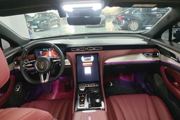 Used Hongqi H5 2025 2.0T Automatic Xuan Ying Edition Center Console