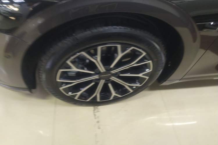 Used Zeekr 007GT 2025 Rear-Drive Intelligent Driving Version 75 kWh Left Front Wheel Hub