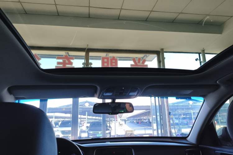 Used Kia K5 2016 1.6T Automatic LUX Headliner