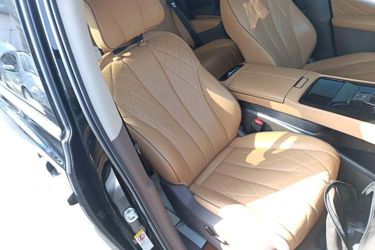 Used Denza D9 2022 DM-i 970 Four-Wheel Drive Flagship Model