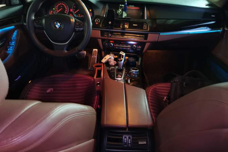 Used BMW 5 Series 2014 528Li Leading Model Center Console