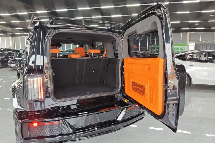 Used Cyberspace Tank 300 2023 2.0T Cyber Knight