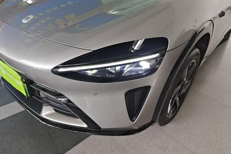 Used Xiaomi Auto YU7 2025 Ultra-Long Range All-Wheel Drive Pro Version Left Front Headlight