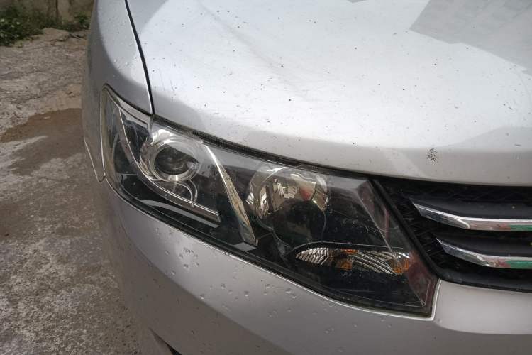 Used Zotye Z300 2014 1.6L Drive-Value Edition Automatic Elite Model Right Front Headlight