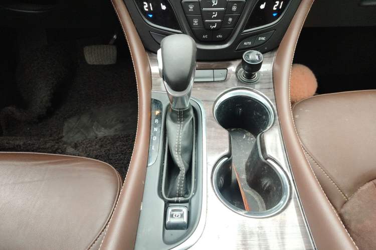 Used Buick Envision 2017 20T Two-Wheel Drive Elite Version Gear Lever