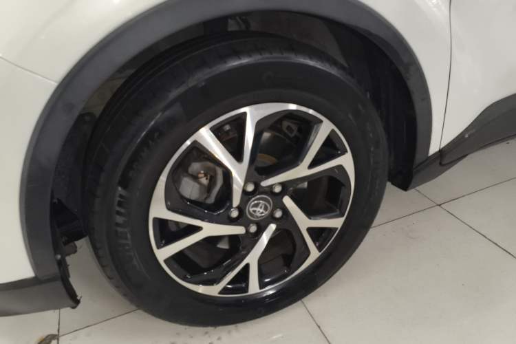Used Toyota C-HR 2020 2.0L Leading Edition Left Front Wheel Hub