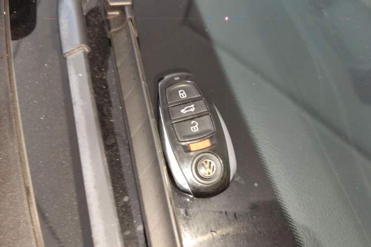 Used Volkswagen Touareg 2011 3.0 TSI Standard Version Interior 1