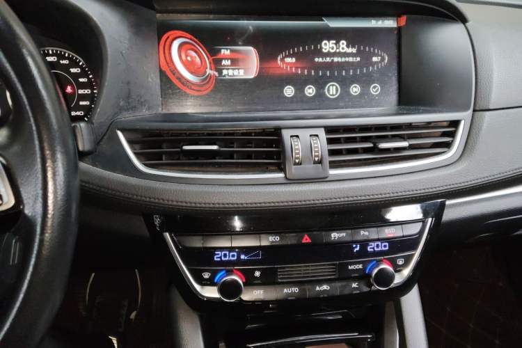 Used BORGWARD BX7 2016 28T Two-Wheel Drive Luxury Version 5 Seats
