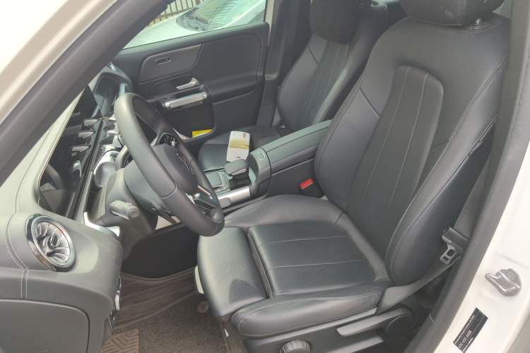 Used Mercedes-Benz GLB 2022 GLB 220 Fashion Model Left Front Seat