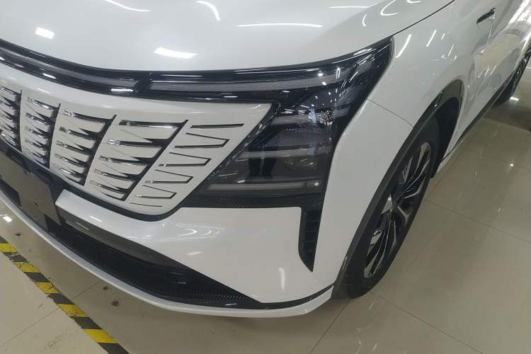 Used CHANGAN CS75 PLUS 2025 4th Generation UItra 2.0T New Blue Whale – Smart & Powerful Version

