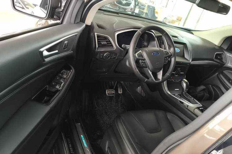 Used Ford Edge 2016 EcoBoost 245 Four-Wheel Drive Titanium 7-Seater
