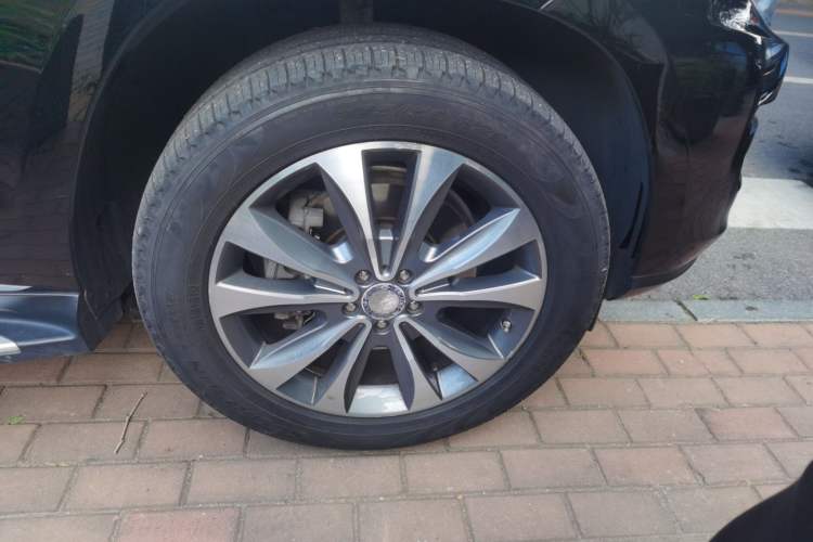 Used Mercedes-Benz GL-Class 2014 GL 350 CDI 4MATIC Right Front Wheel Hub