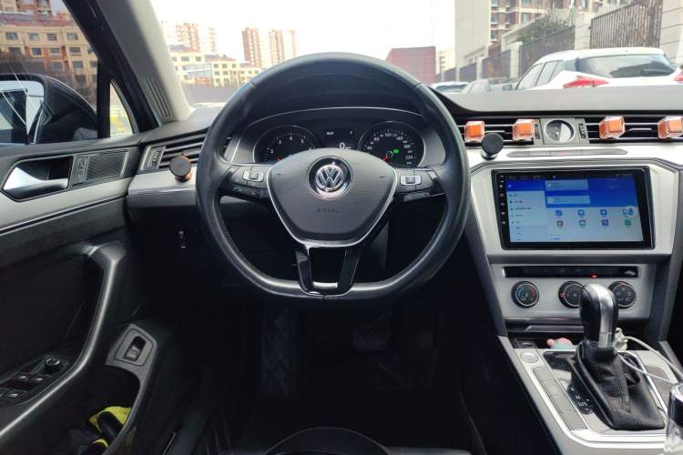 Used Volkswagen Magotan 2019 280TSI DSG Comfort Model China VI Standard Steering Wheel