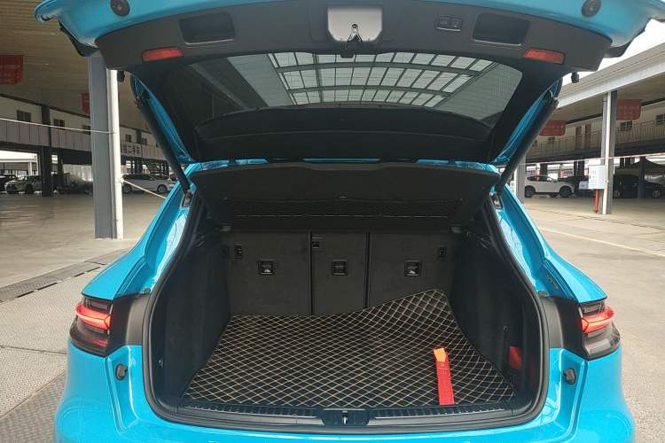 Used Porsche Macan 2018 Macan 2.0T Trunk