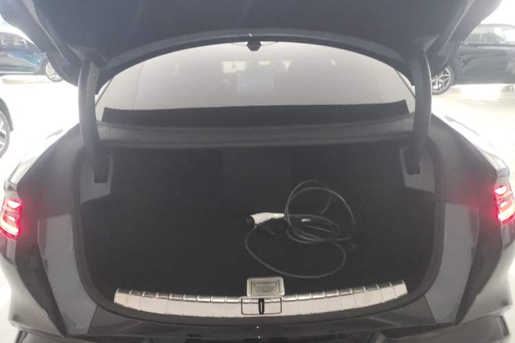 Used Denza Z9 2024 1100 km All-Wheel-Drive Ultra Version