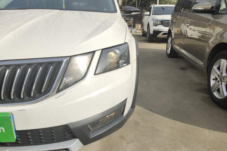 Used Skoda Octavia 2018 Station Wagon TSI230 DSG Luxury Edition
