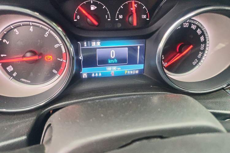 Used Buick Regal 2019 20T Elite Version China VI Standard Odometer Close Up