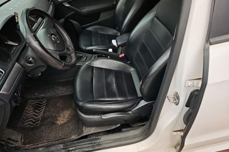 Used Volkswagen Lavida 2015 1.6L Automatic Fashion Edition Left Front Seat